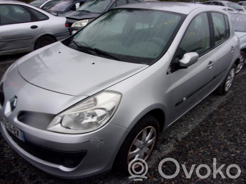 Clio III Clio  8200402320