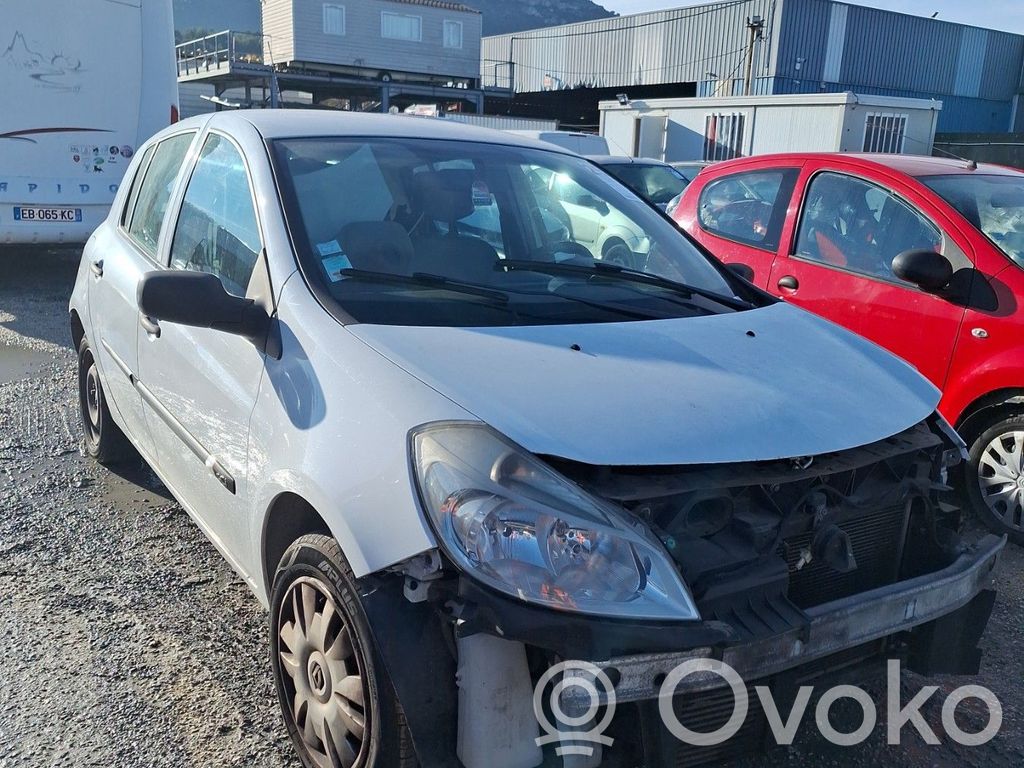Clio III Clio  8201590627