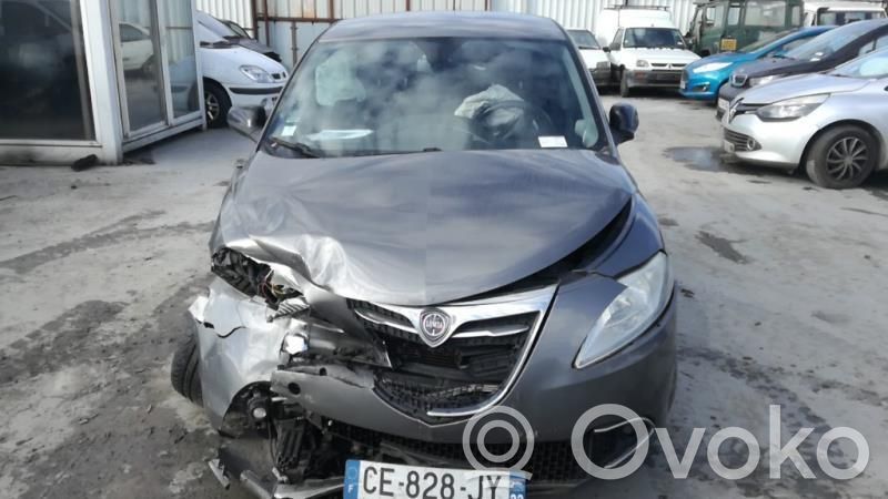 Ypsilon Ypsilon  52180852