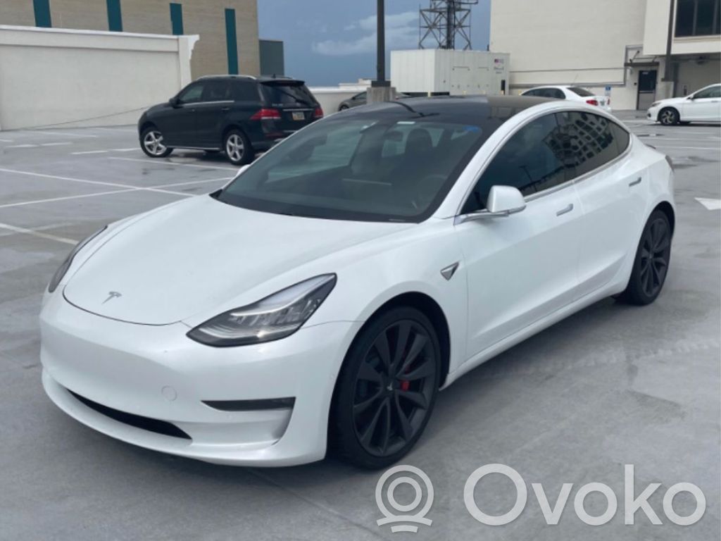 Model 3 Tesla Model 3  107739600D