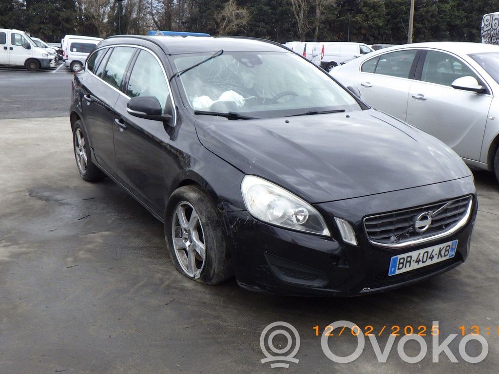 V60 V60, V60 Cross Country  31443849