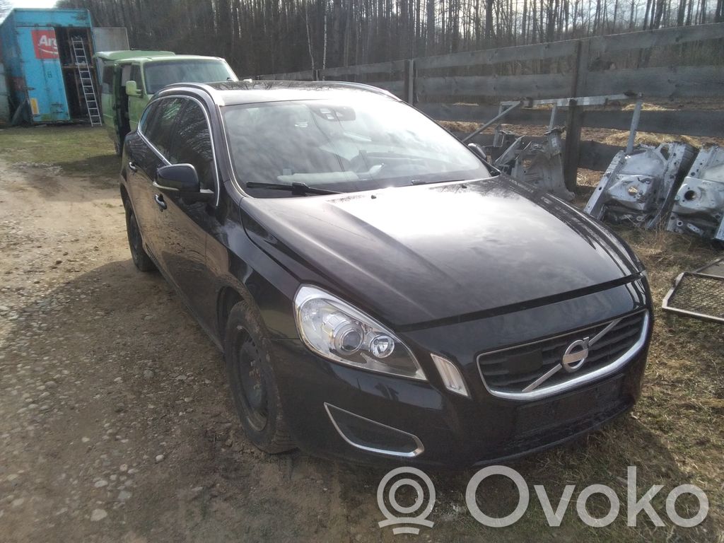 V60 V60, V60 Cross Country  31382523