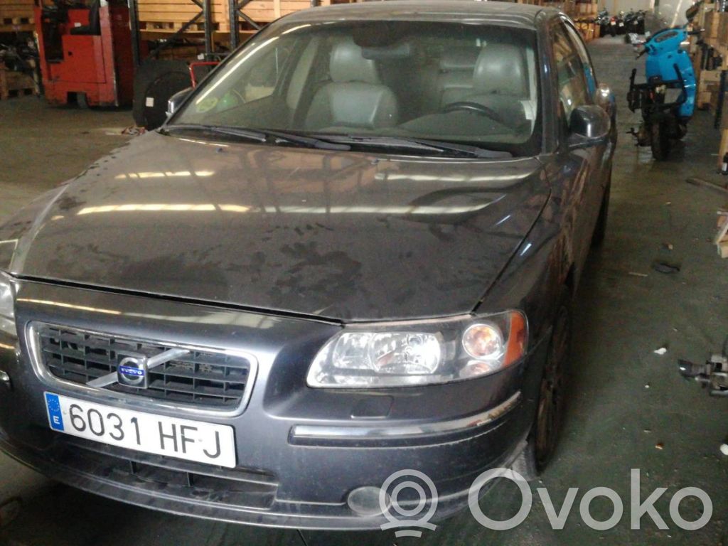 S60 S60  30798528