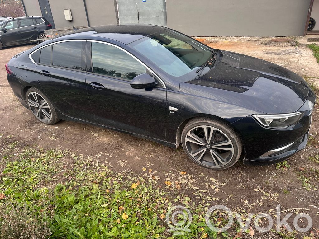 Insignia B Insignia  55579019