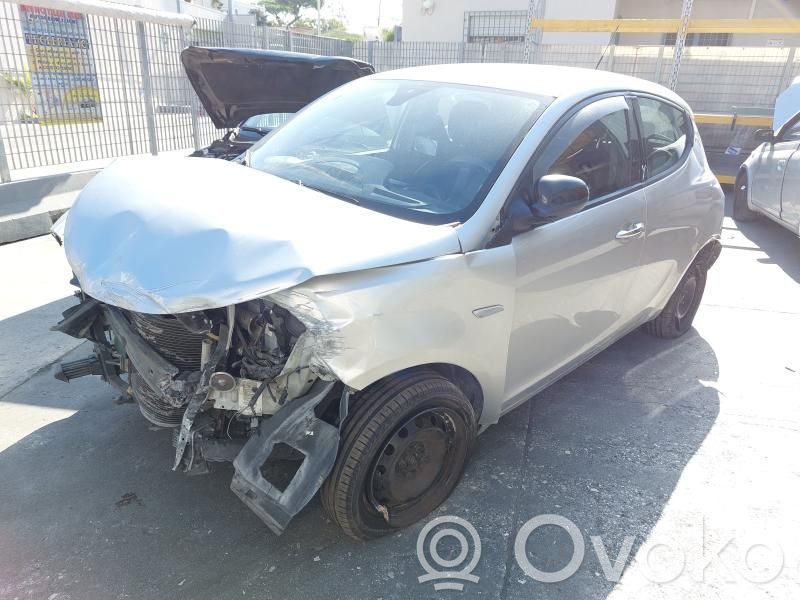 Ypsilon Ypsilon  52126660