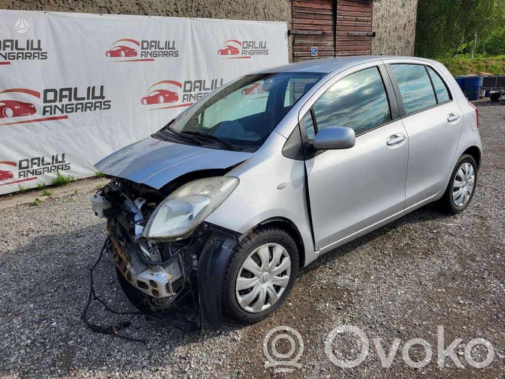 Yaris Yaris  335300D0400