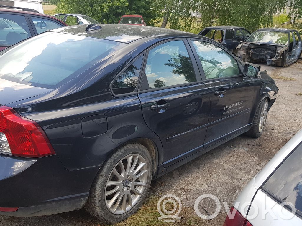 S40 S40, V40