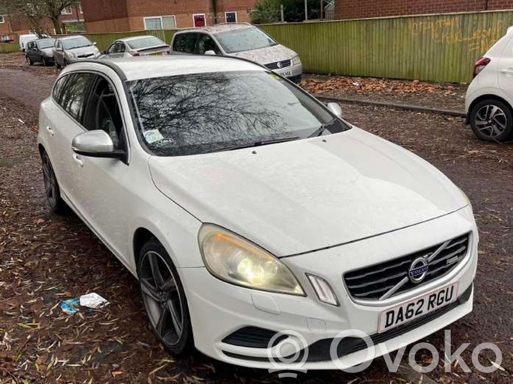 V60 V60, V60 Cross Country  30755587