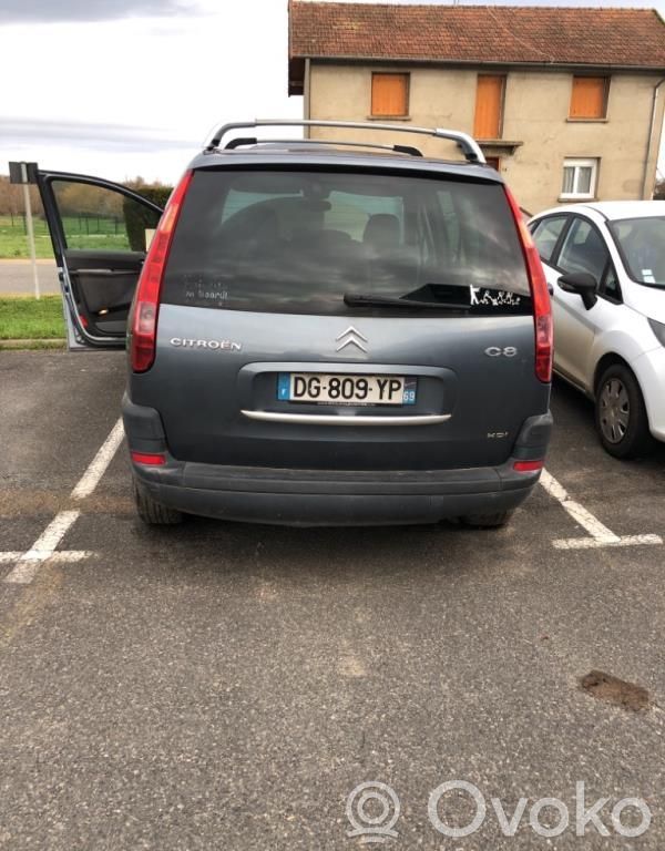 C8 C8