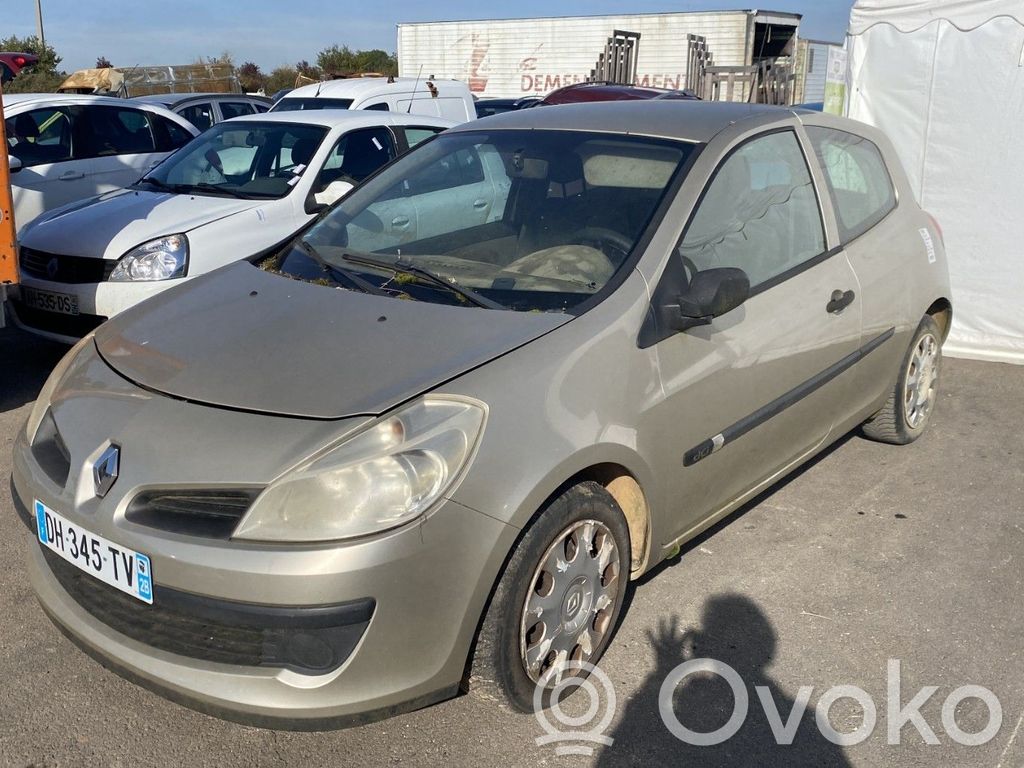 Clio III Clio  8200565645