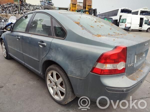 S40 S40, V40