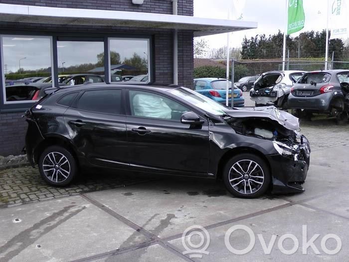 V40 S40, V40  34220709A
