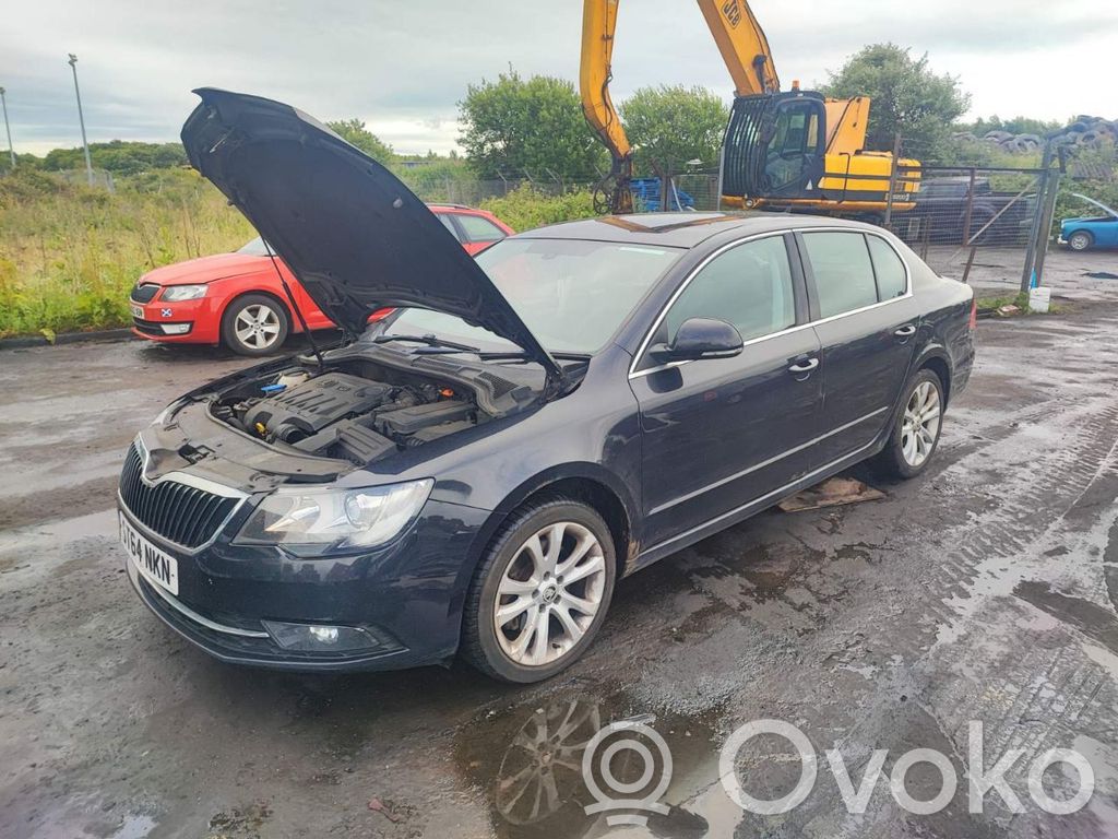 Superb B6 (3T) Superb  03L906018RR