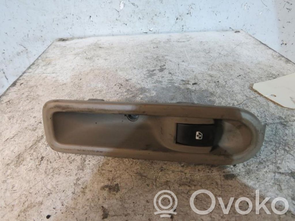 Clio III Clio  8200214936