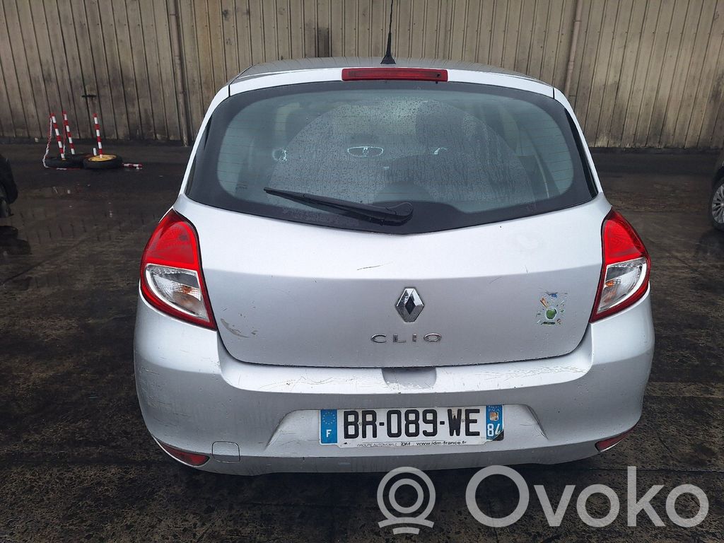 Clio III Clio  8200886944