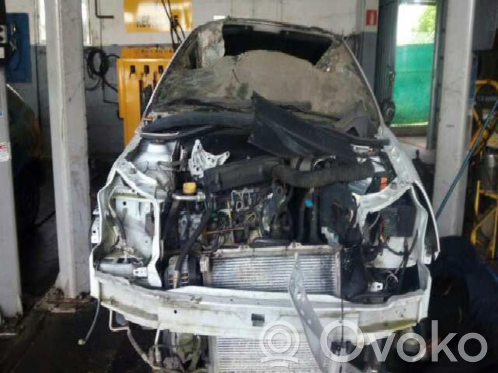 Clio II Clio  8200303619