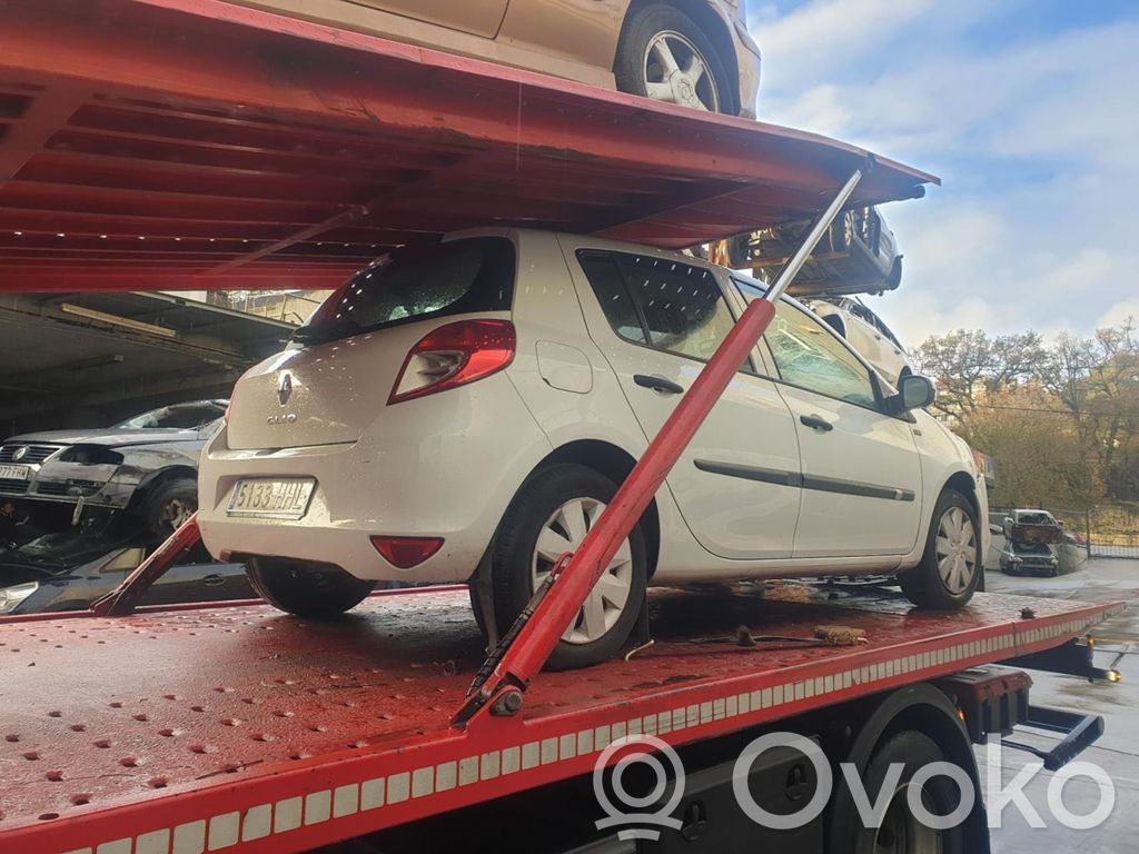 Clio II Clio  8200937929C