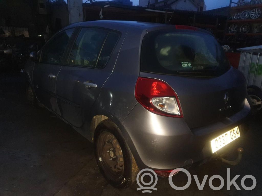 Clio III Clio  8200886946