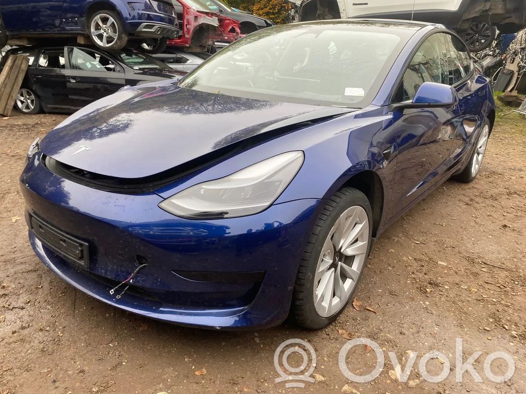 Model 3 Tesla Model 3  110925600D