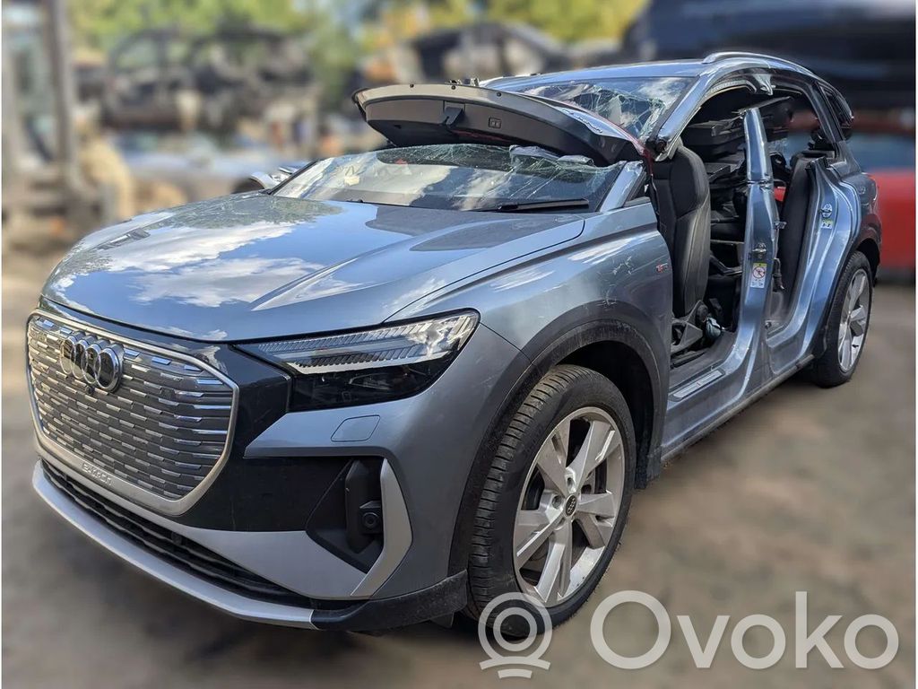 Q4 e-tron Q4 e-tron  89A863879D