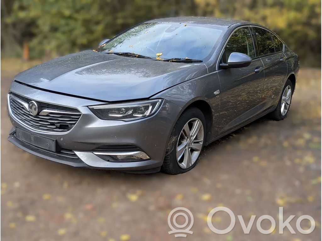 Insignia B Insignia  13526236