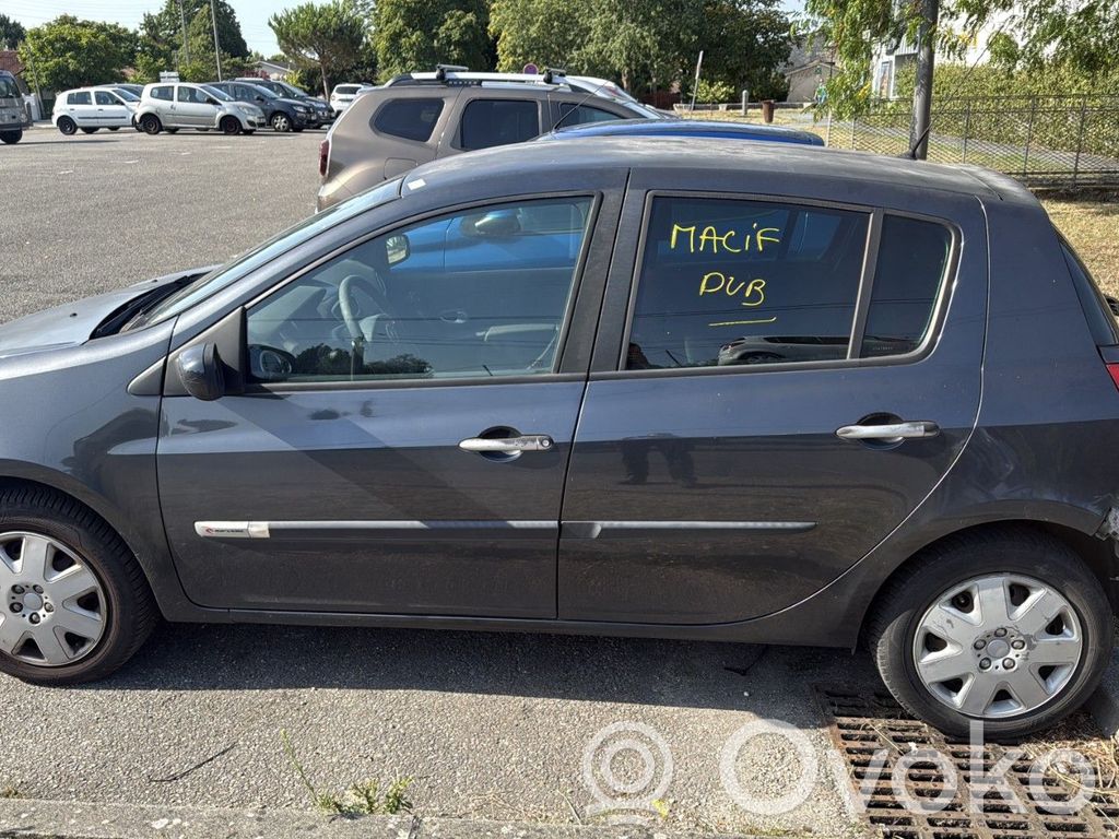 Clio III Clio  8200824607