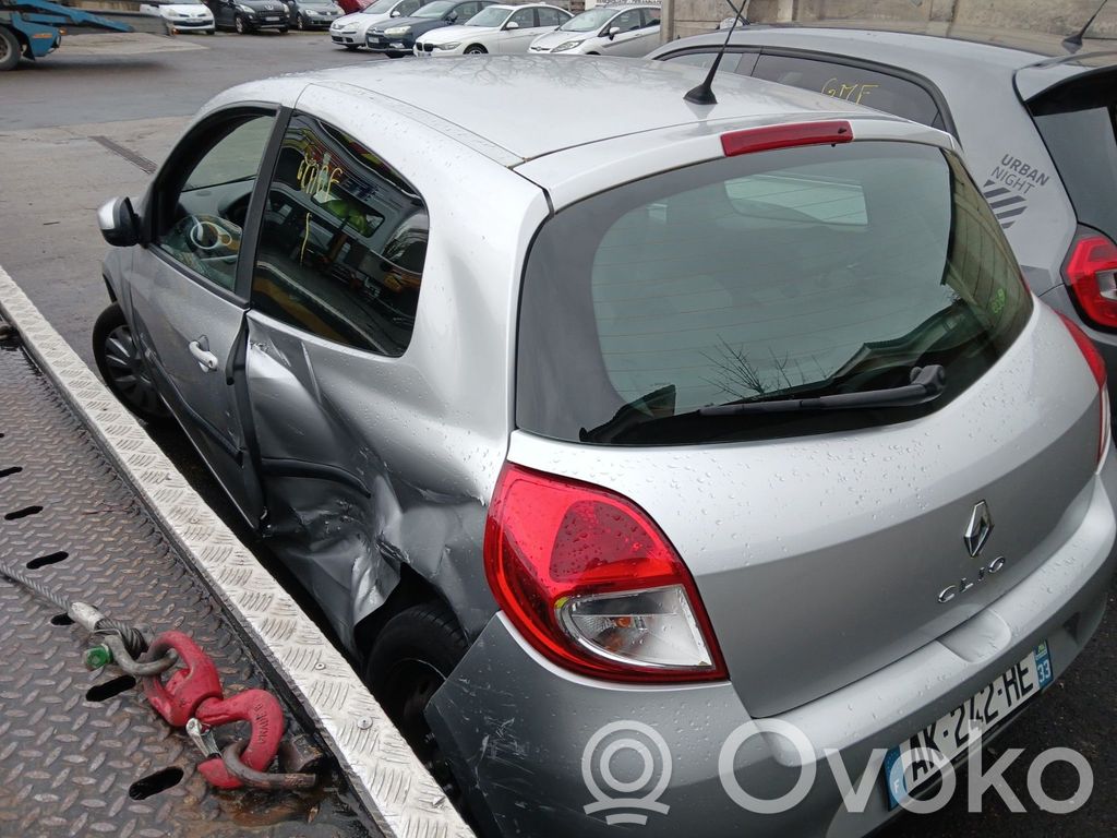 Clio III Clio  8200886926