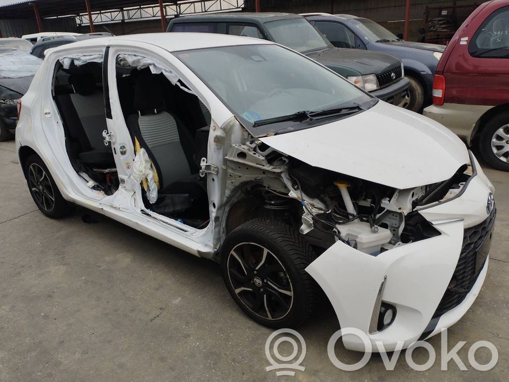 Yaris Yaris  896610U710