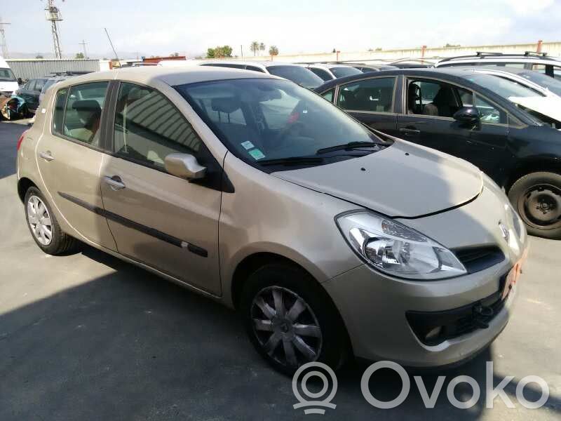 Clio III Clio  8200303496