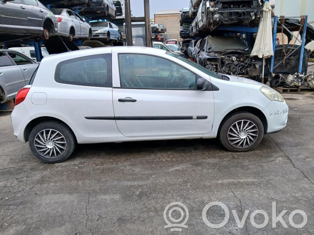 Clio III Clio  8200312600D