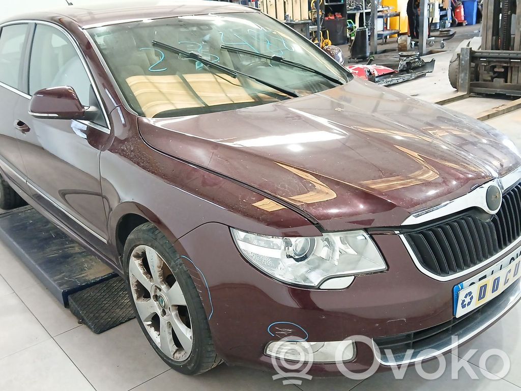 Superb B6 (3T) Superb  3T5833055