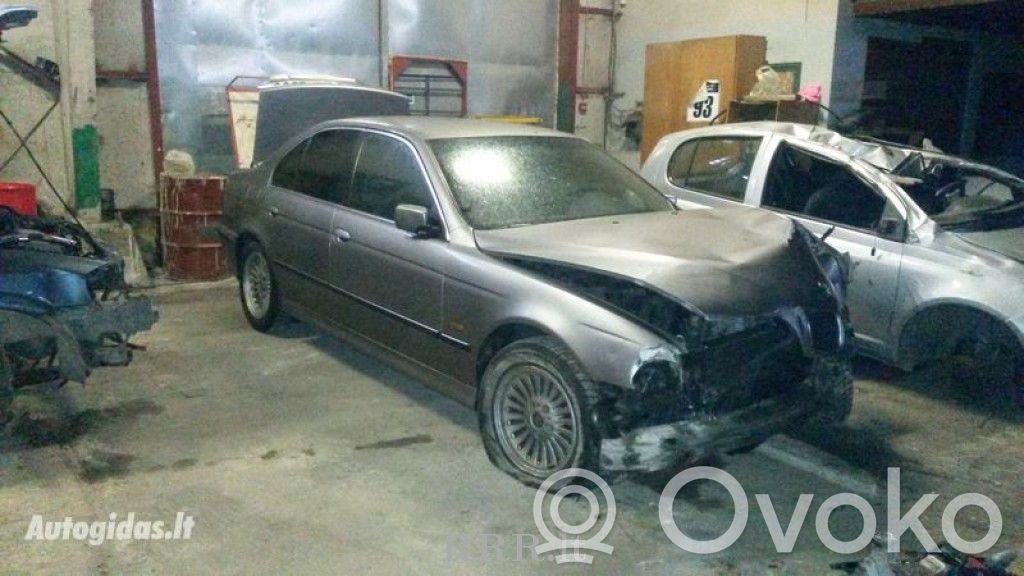 5 E39 Series 5  8226050