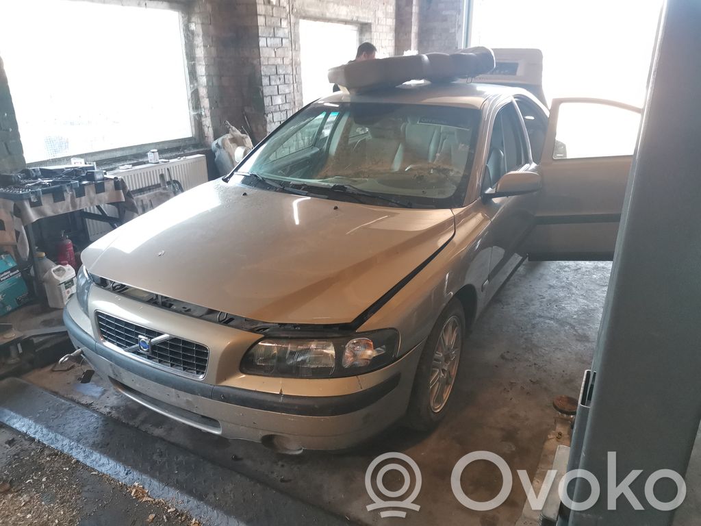 S60 S60  39969917