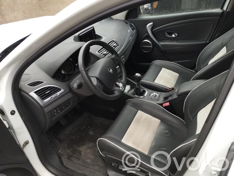 Megane III Megane  8200854119