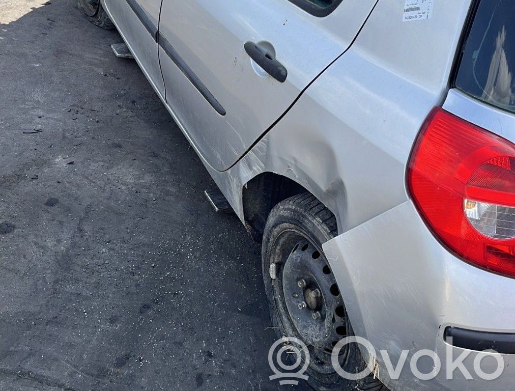 Clio III Clio  8200471888