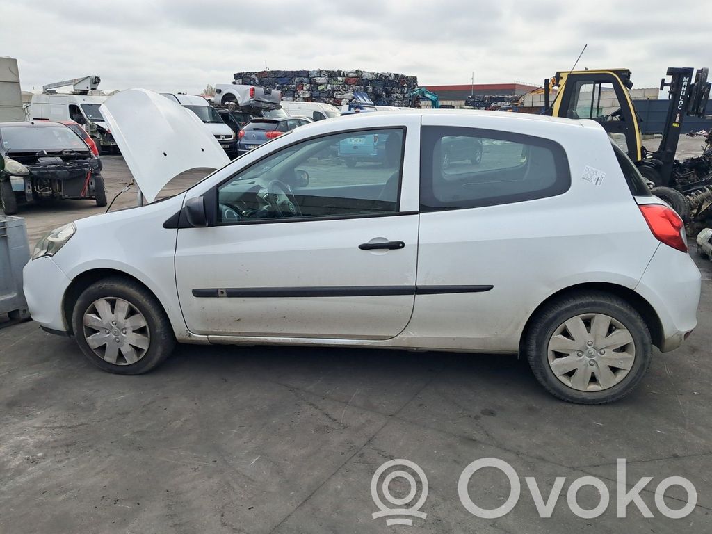 Clio III Clio  8200296415
