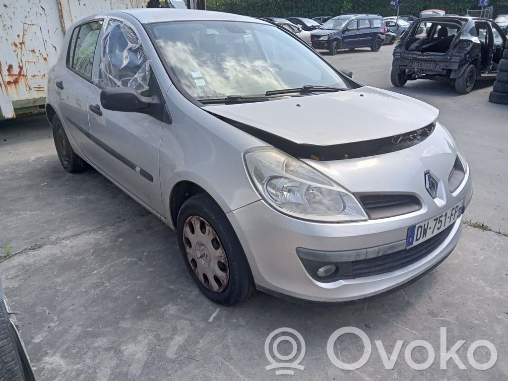 Clio III Clio  8200369521