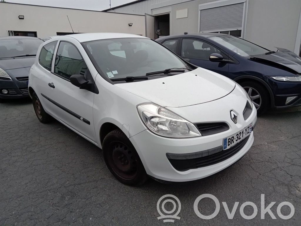 Clio III Clio  8200565645