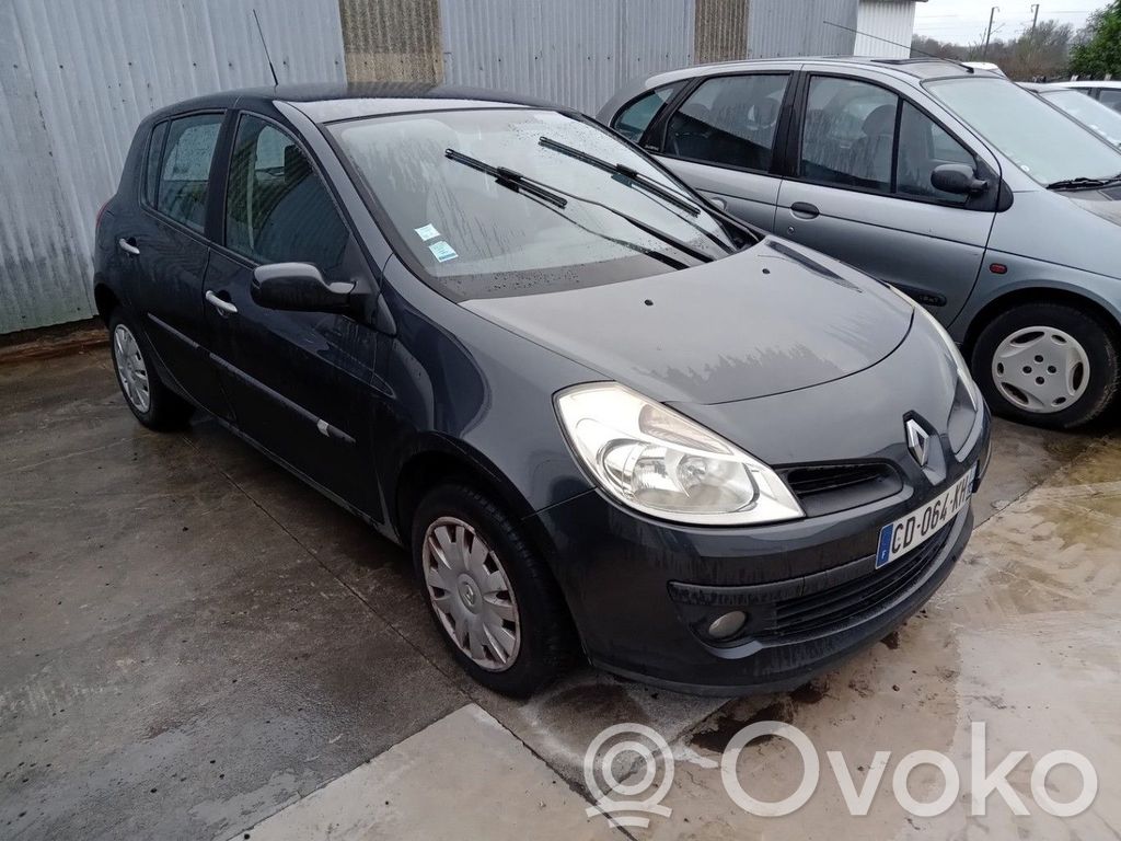 Clio III Clio  8200407587