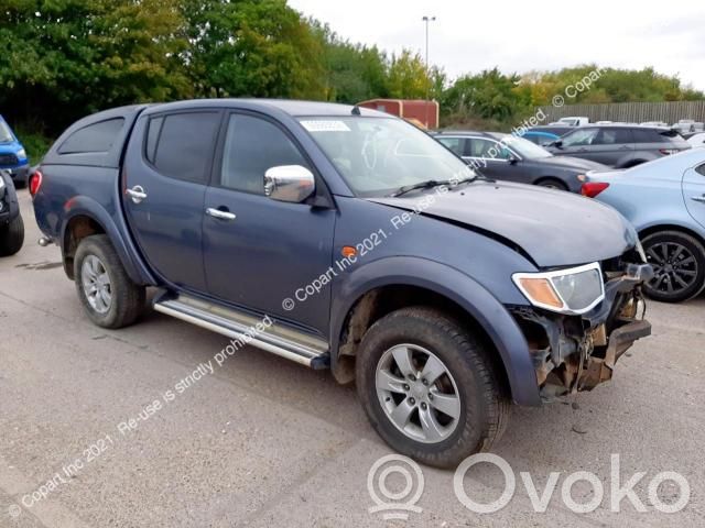 L200 L200, L300, L400 Space Gear  MR992670