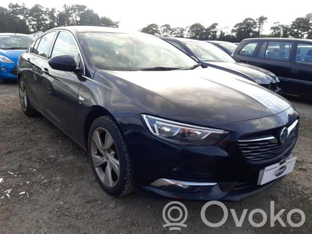 Insignia B Insignia  12683660