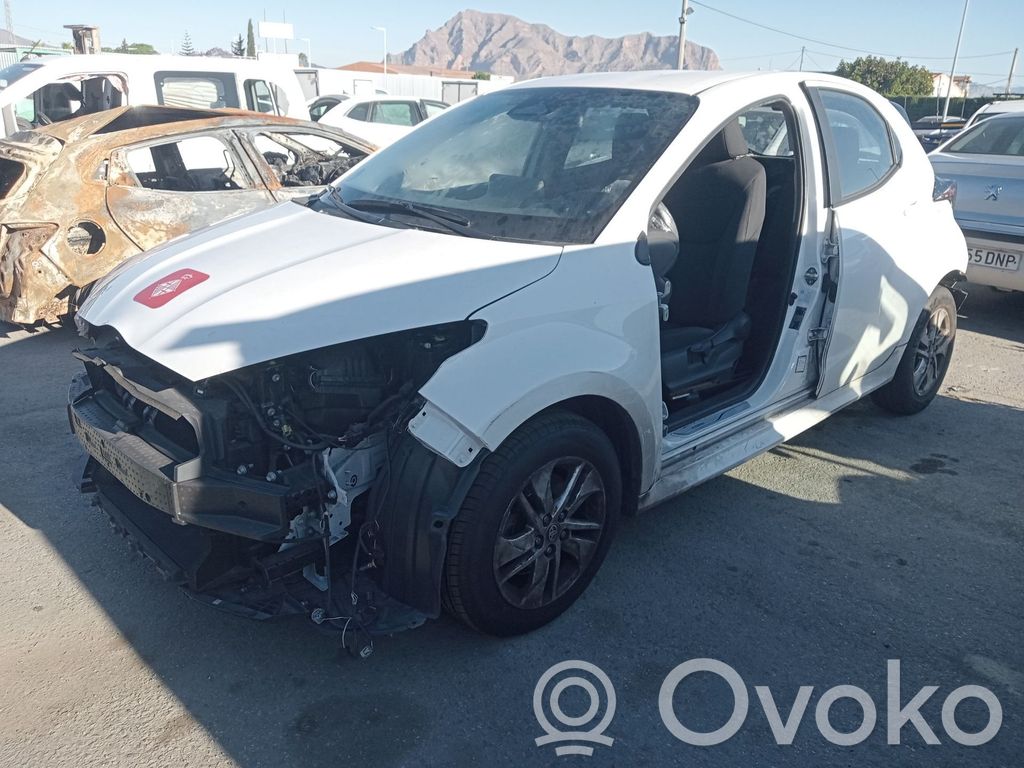 Yaris Yaris  8432902040