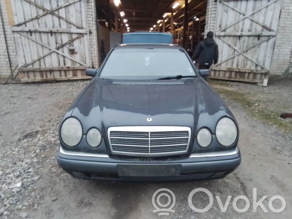 E W210 E-class, AMG (W124, W210, W211, W212, W213, C207, W238)  E9300411
