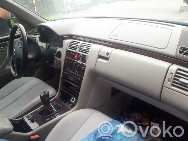E W210 E-class, AMG (W124, W210, W211, W212, W213, C207, W238)