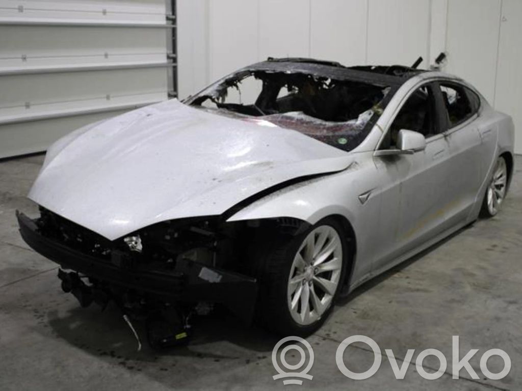 Model S Tesla Model S  110864700C