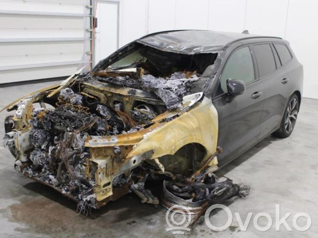 V60 V60, V60 Cross Country  10239059
