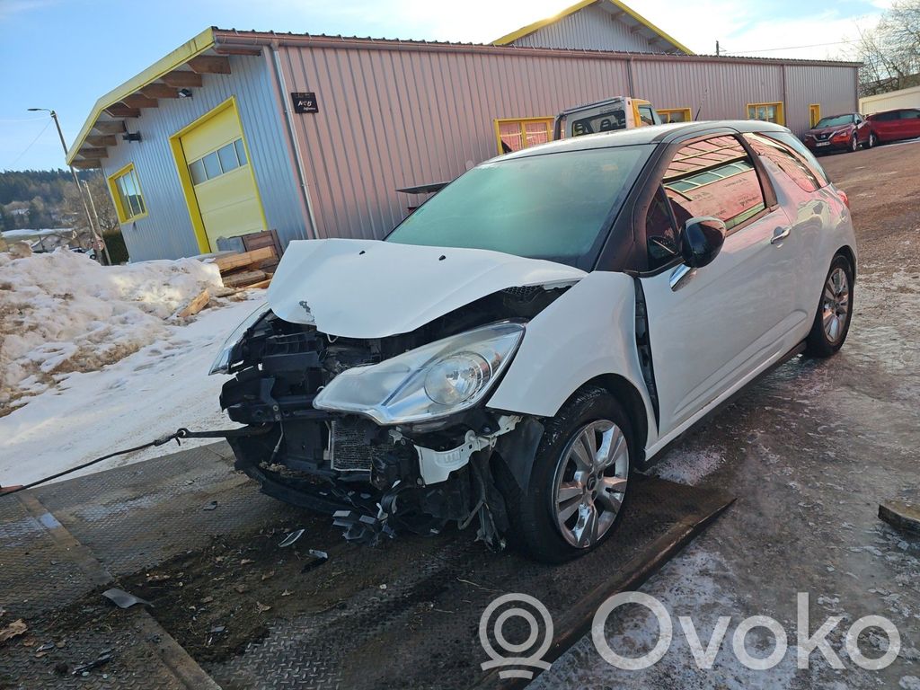 DS3 DS3  9676973880