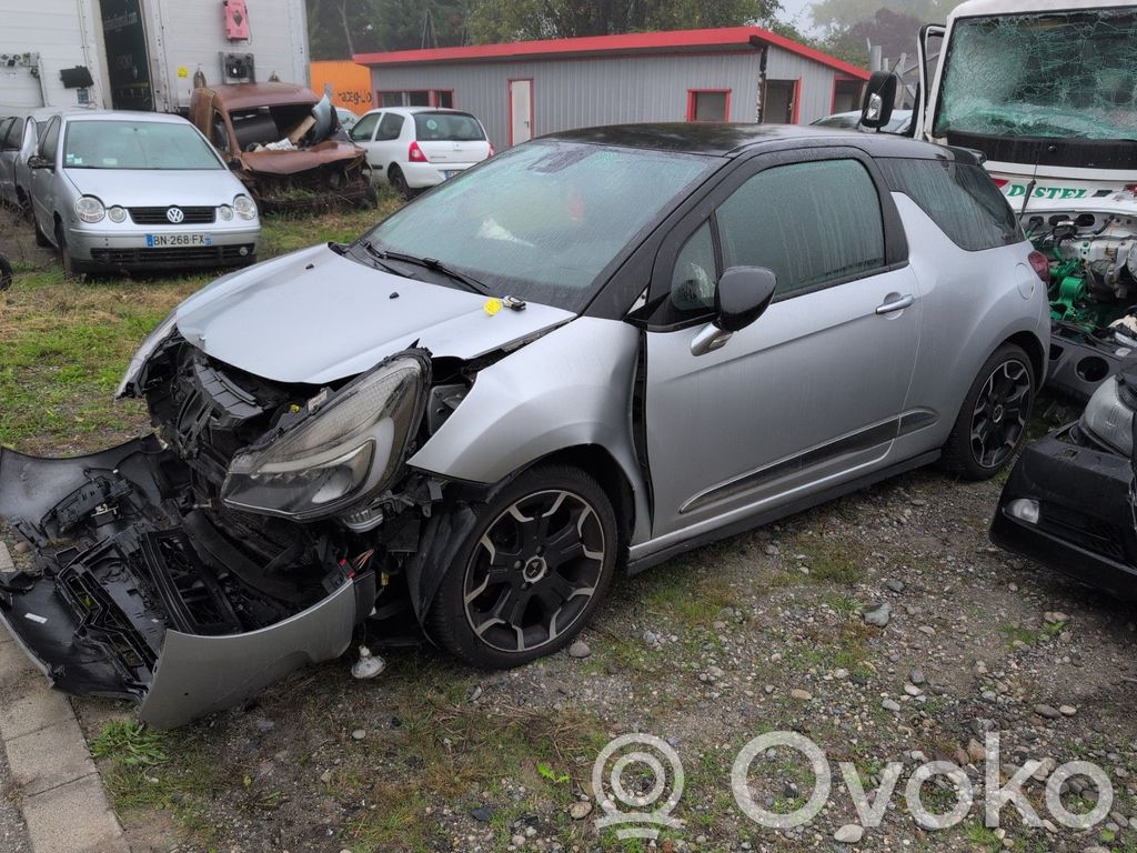 3 3  654588