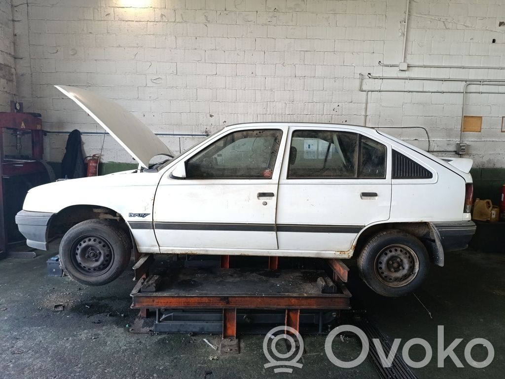 Kadett E Kadett  90007601