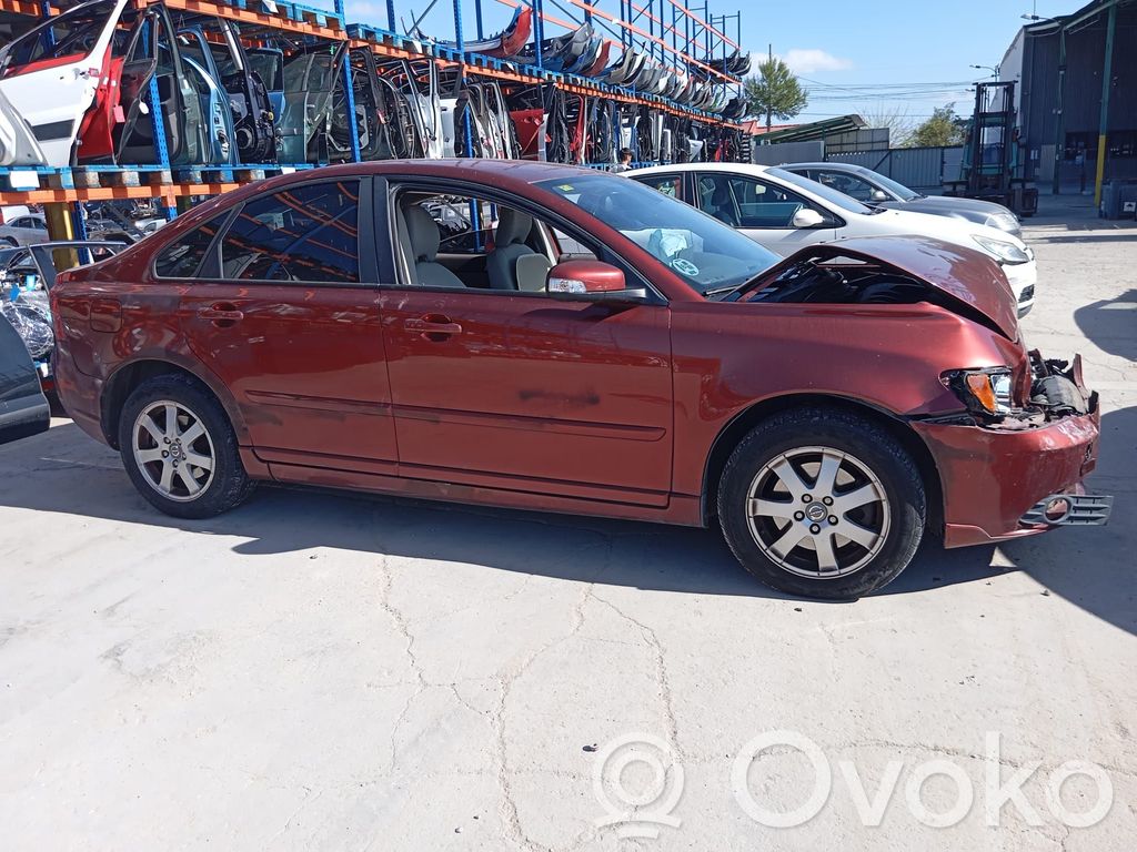 S40 S40, V40